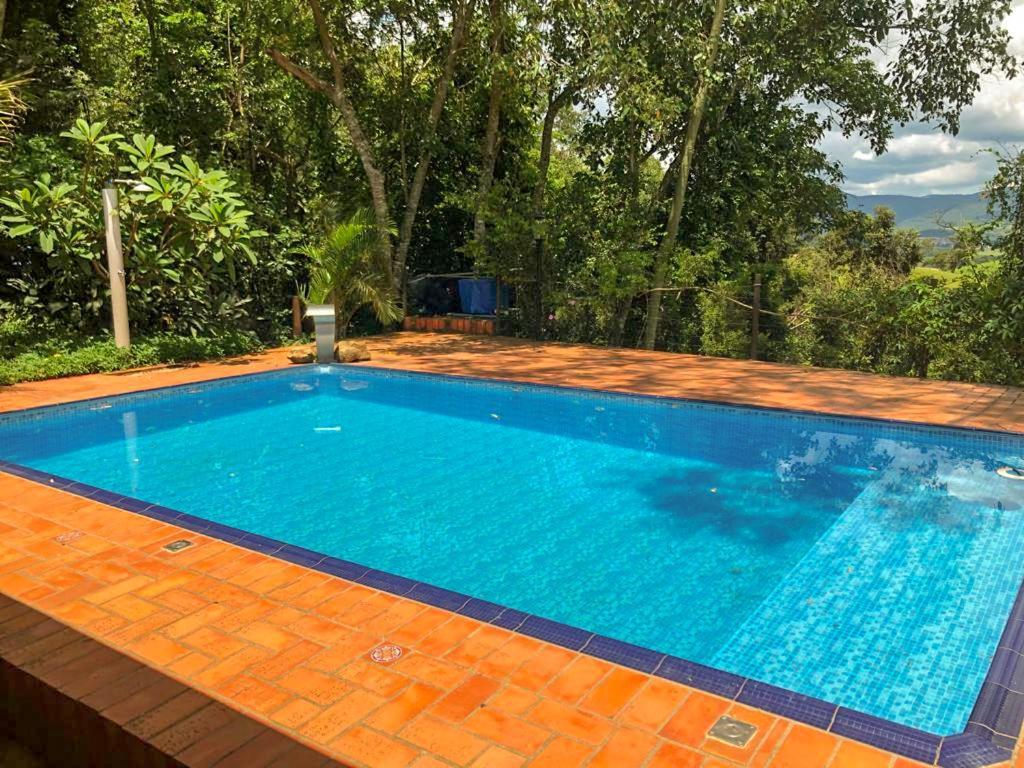 Casa De Campo Araxa Na Montanha Com Piscina Piracaia Exteriör bild