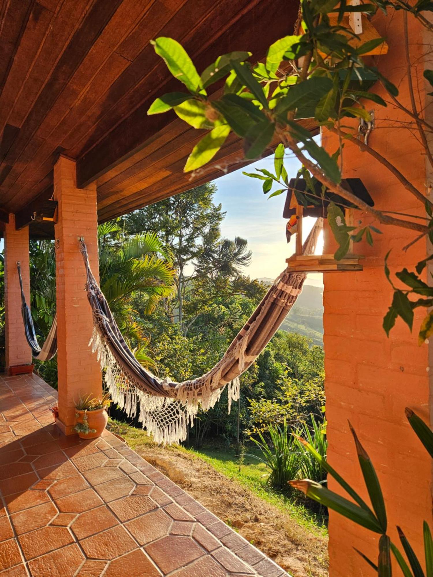 Casa De Campo Araxa Na Montanha Com Piscina Piracaia Exteriör bild